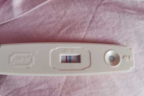 验孕棒测出一条杠姨妈没来小腹痛要重视，月经不调是主因